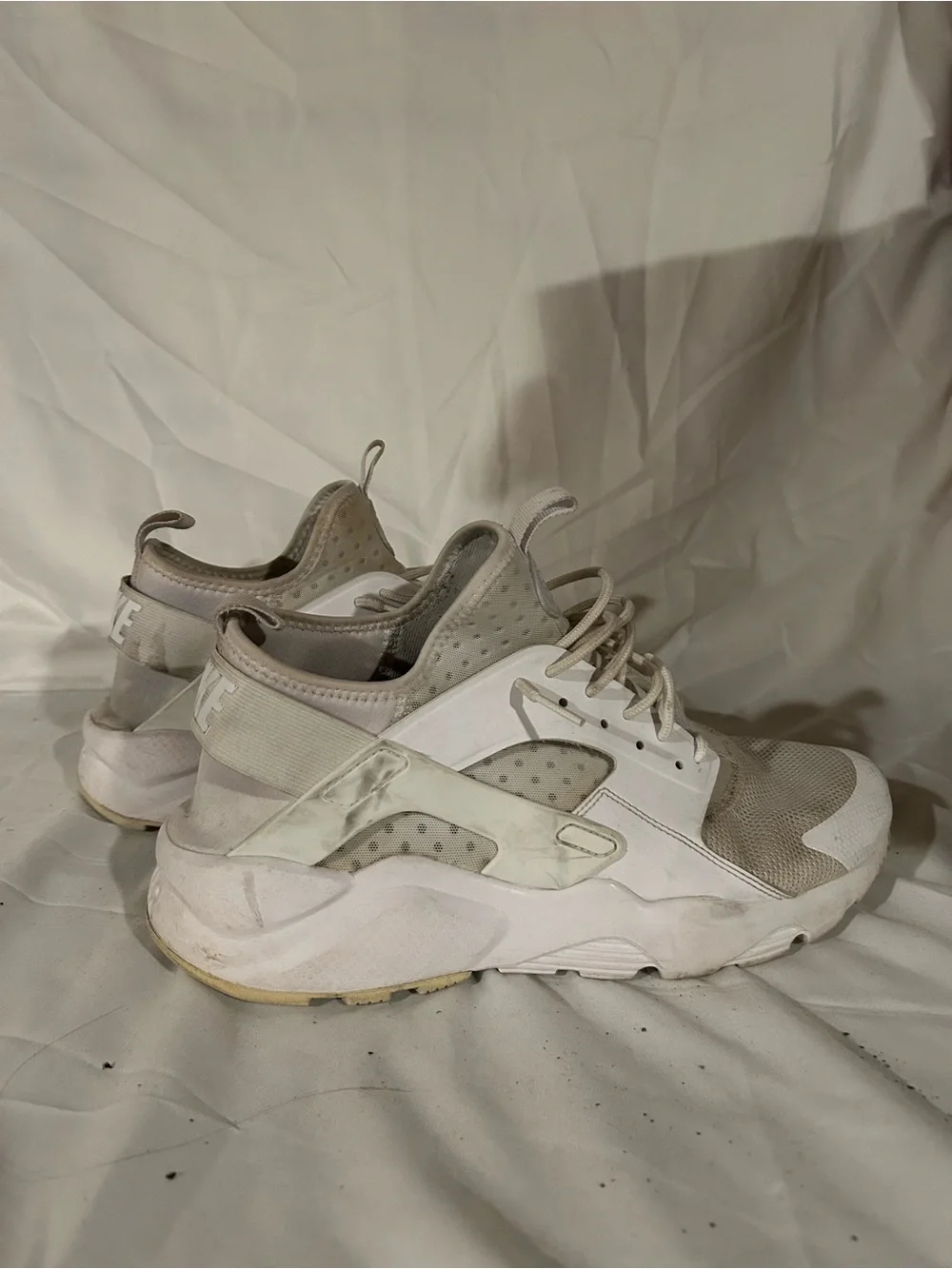 Nike Air Huarache Shoes White (Size 12)